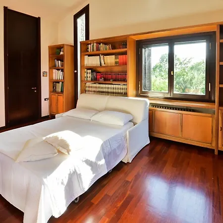 Вилла Villa Marchetti Straini