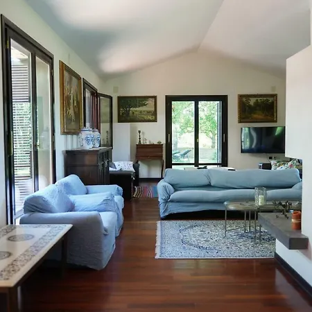 Villa Marchetti Straini Вилла Pievebovigliana